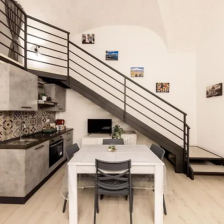 For 6 With Jacuzzi In The Center Of Apartment Catania