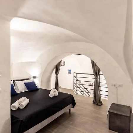 For 6 With Jacuzzi In The Center Of * Catania