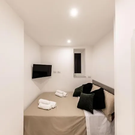 Apartment For 6 With Jacuzzi In The Center Of