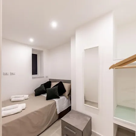 Apartment For 6 With Jacuzzi In The Center Of Catania